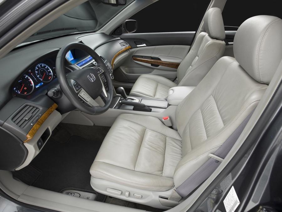  Honda Accord Sedan 2010 года  (US) (фото 2 из 10)